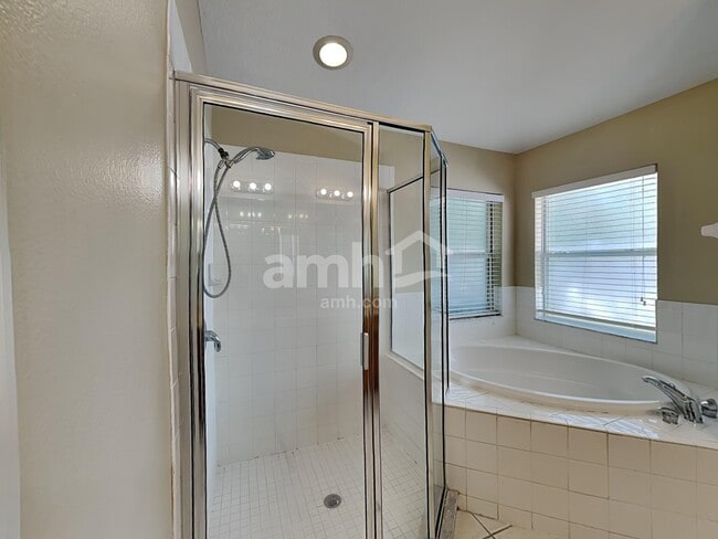 Building Photo - 1012 Cristelle Jean Dr