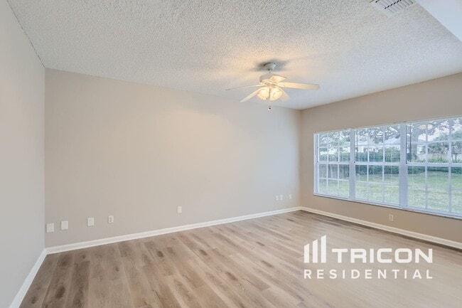 Building Photo - 832 Garden Glen Loop