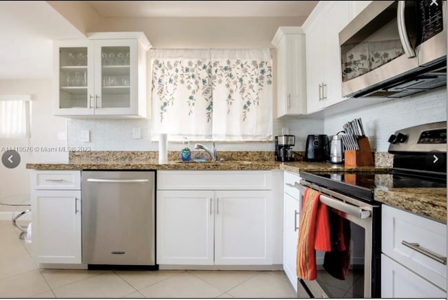 Building Photo - 716 NE 7th St