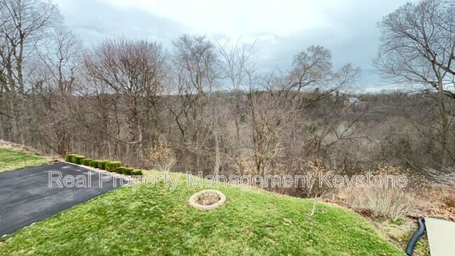 Building Photo - 575 Sautter Dr