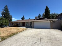 Building Photo - Charming 3 bed + den, 2 bath Federal way Rambler