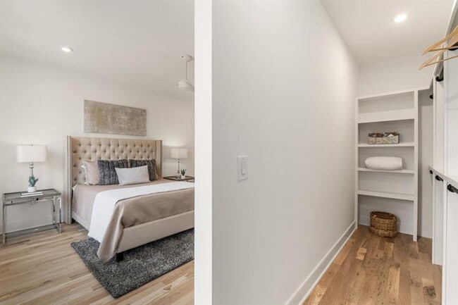 Building Photo - 1237 Memorial Dr SE