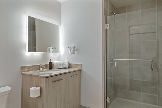 Building Photo - 515 Church St