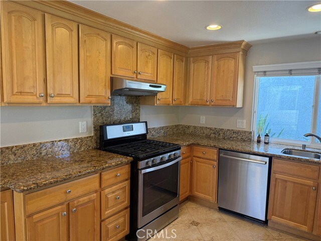 Building Photo - 41 Sparrowhawk