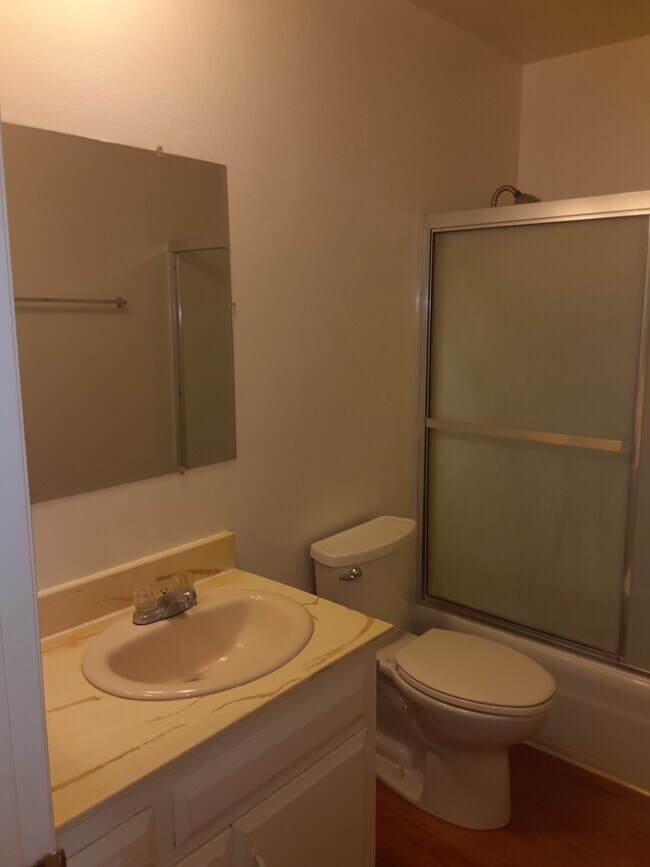 Building Photo - 112 S Delano St