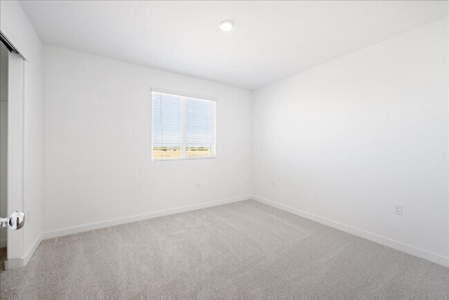Building Photo - 3685 Vestland Ct