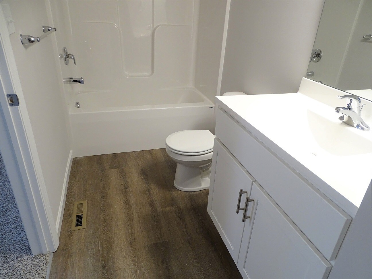 Building Photo - 14 Cobblestone Ct