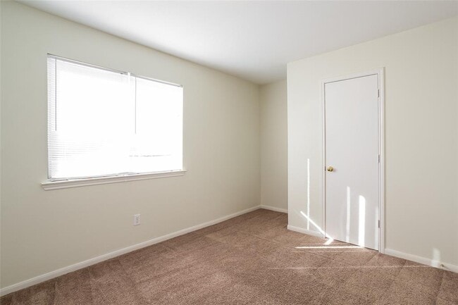 Building Photo - 12203 Scarlet River Dr