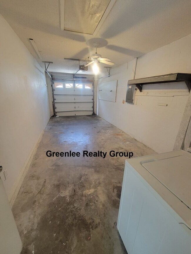 Building Photo - 8224 Autumn Oak Ave