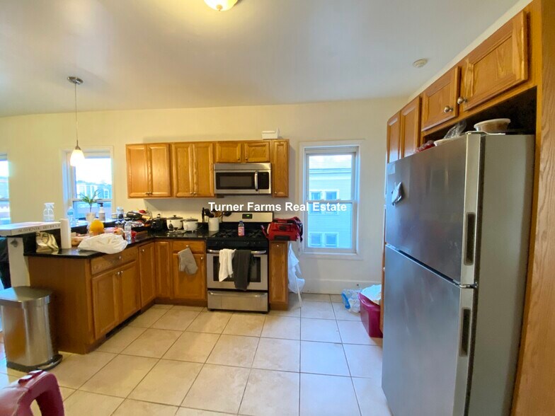 Building Photo - 52 Delle Ave