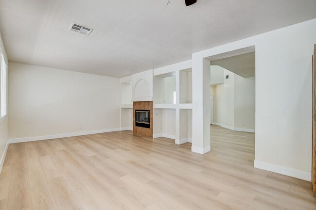 Building Photo - TOPAZ