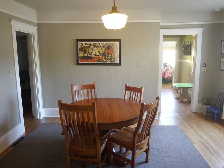 Dining Space - 3924 se 9th ave