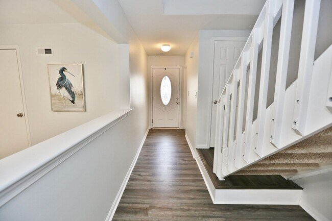 Building Photo - 1519 Sword Dancer Dr