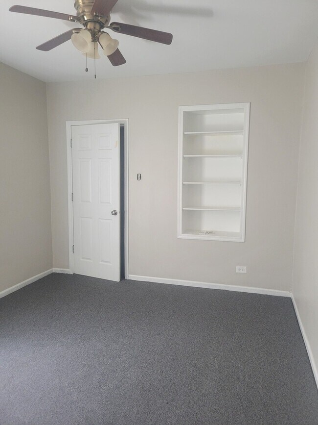 Building Photo - 7918 S Essex Ave