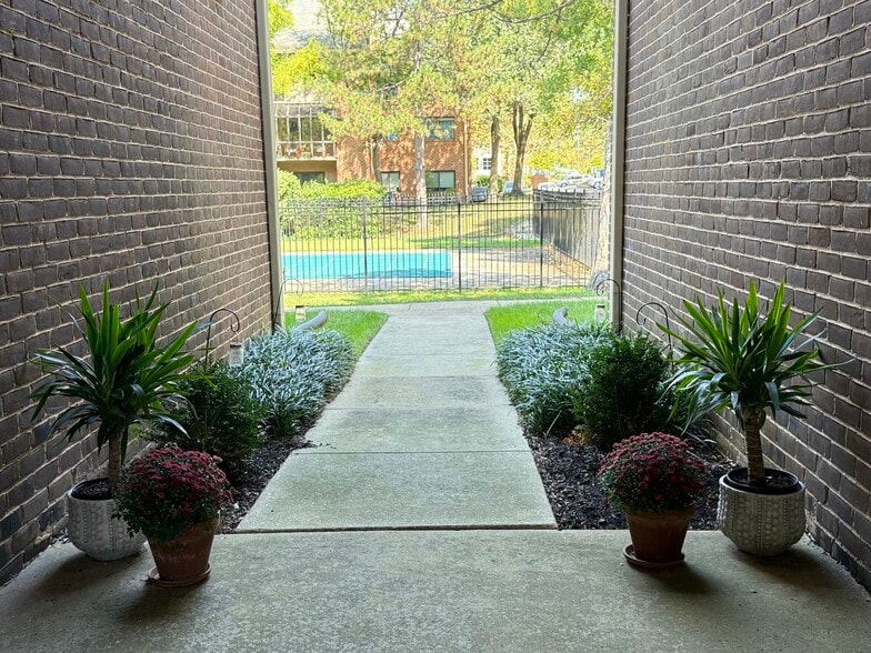 Breezeway - 1231 Gemini Dr