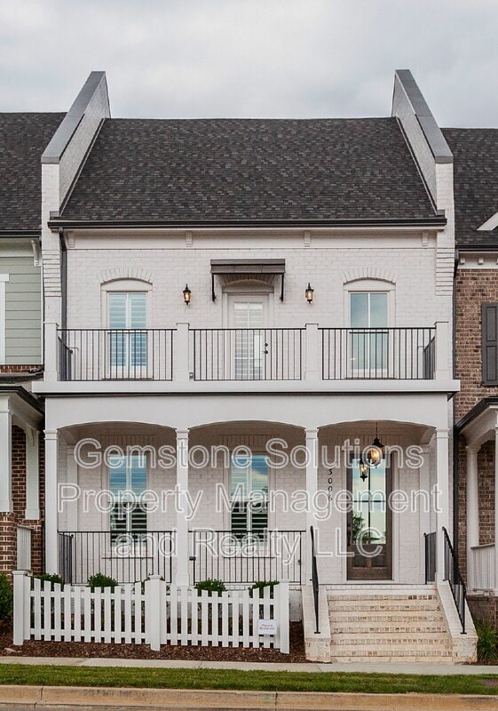 Building Photo - 3006 Hathaway St
