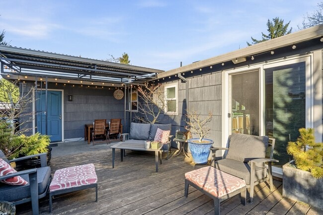 Building Photo - Charming SE Portland Bungalow with Dreamy Backyard Retreat & Stylish Updates