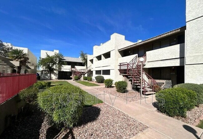 Building Photo - 3301 E Earll Dr