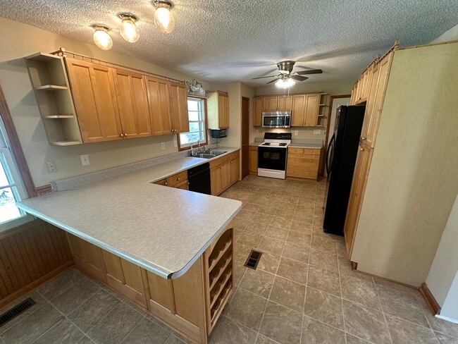 Building Photo - 1766 Turkey Creek Loop