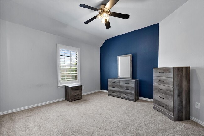 Building Photo - 1908 Thorndale Cir