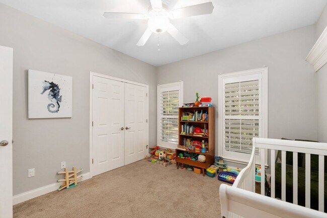 Building Photo - 3773 SW 21st Dr