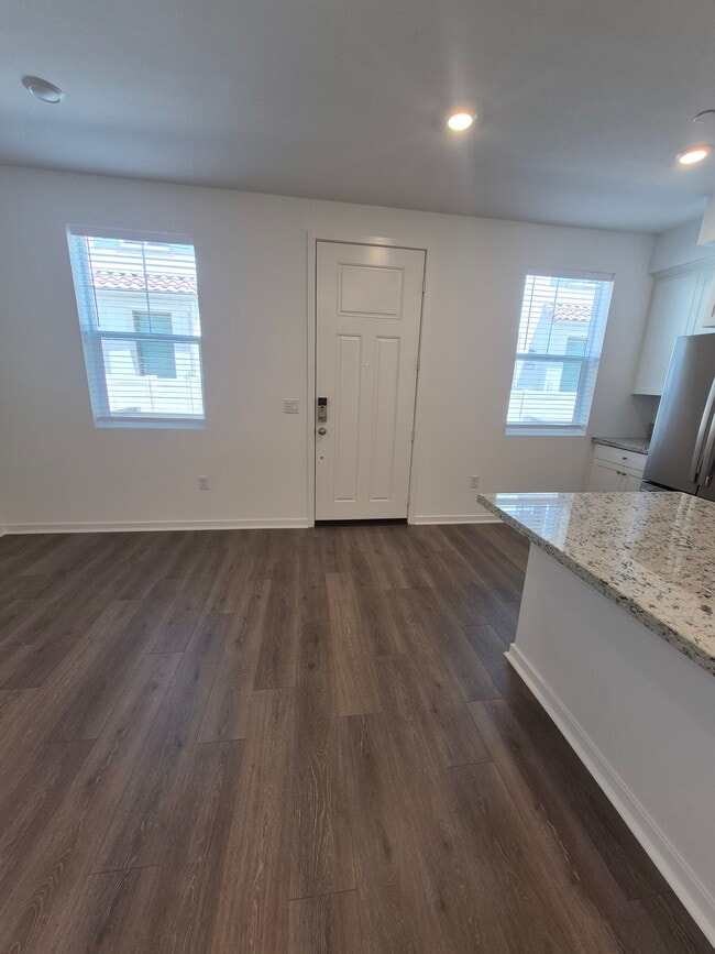 Building Photo - 34543 Ciruela Ave