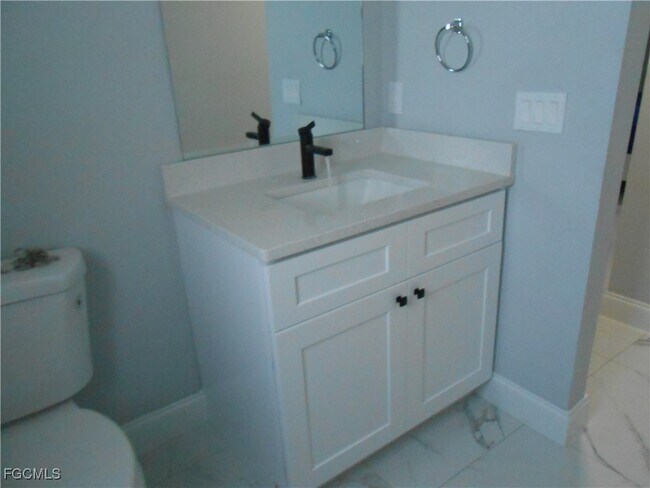 Building Photo - 636 Eisenhower Blvd