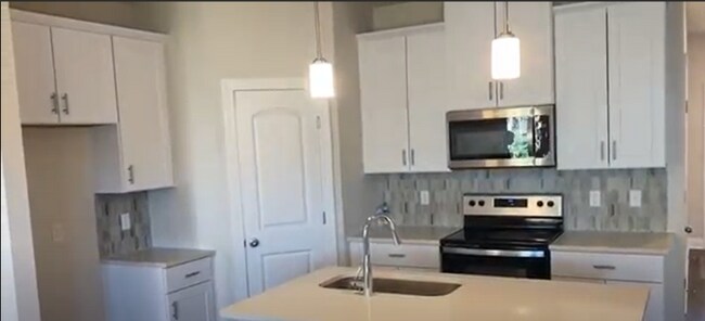 Building Photo - 1523 Olympic Ln