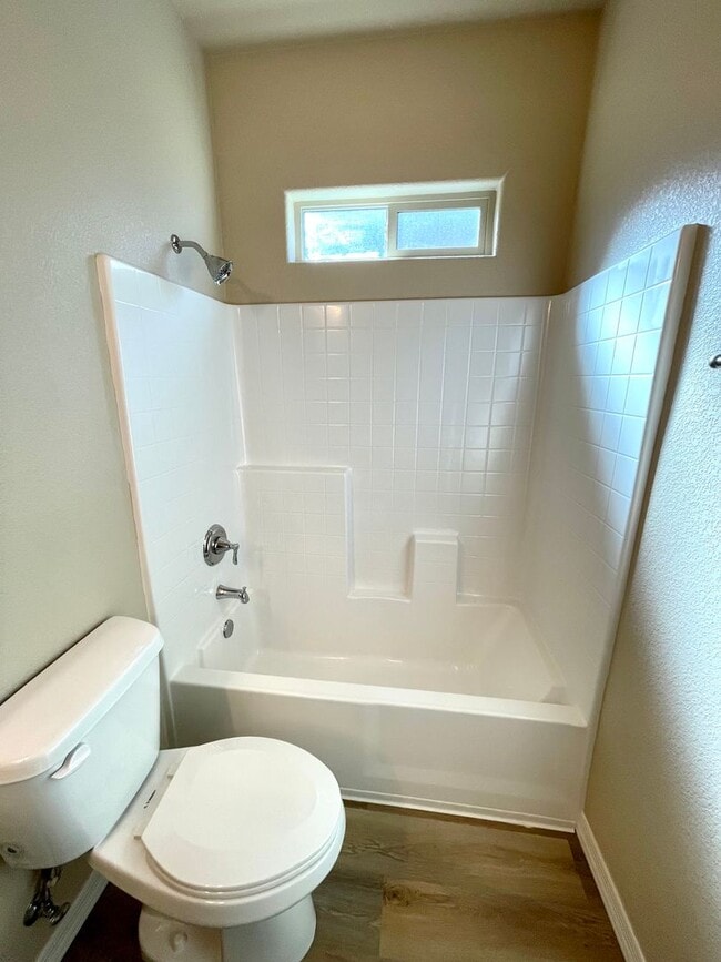 Building Photo - Beautiful 4 Bedroom Home in Kingman Crossing Community.
