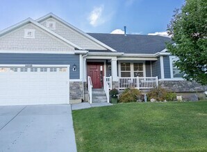 Building Photo - 14088 Maria Way