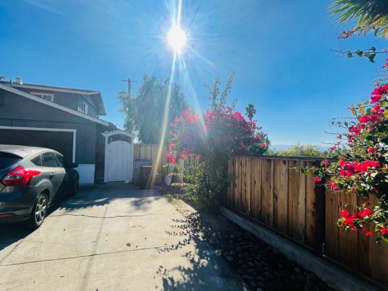 Building Photo - 3544 Clayton Rd