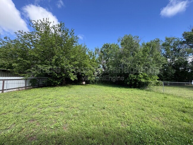 Building Photo - 4717 Creekwood Dr