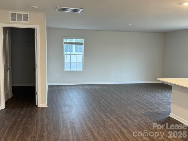 Building Photo - 15201 Windy Plns Rd