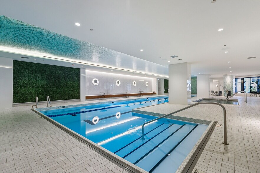 Building Photo - 211 N Harbor Dr