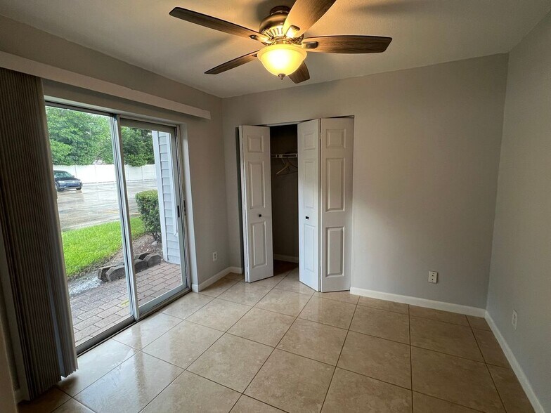 Building Photo - 12135 Armenia Gables Cir