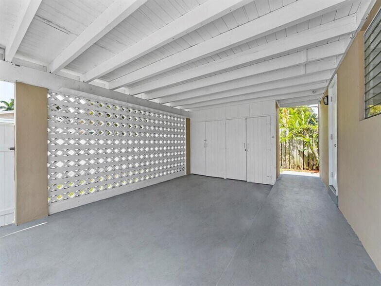 Building Photo - 1418 N 16th Ave