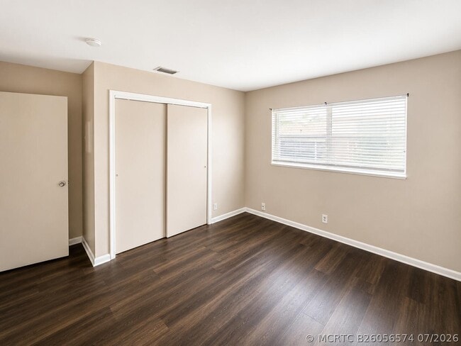 Building Photo - 4125 Woodside Dr