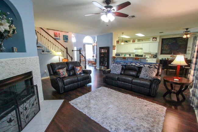Building Photo - Stately 4-Bedroom, 3-Bath Home with Modern...