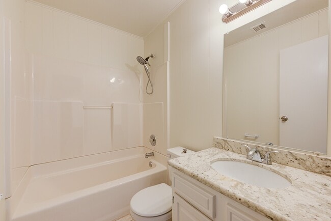 Building Photo - 2213 Baylor Dr