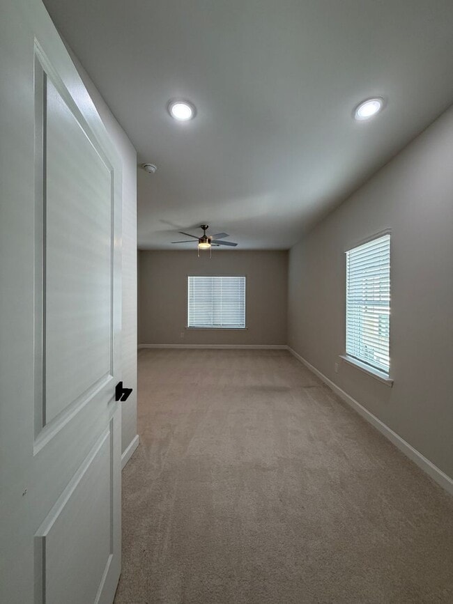 Building Photo - Stunning 3 Bed | 3.5 Bath Townhome in Atlanta’s Sought-After Upper Westside (30318)