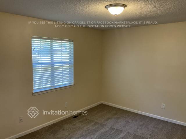 Building Photo - 270 Princeton Way