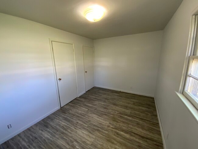 Building Photo - 921 Martin St