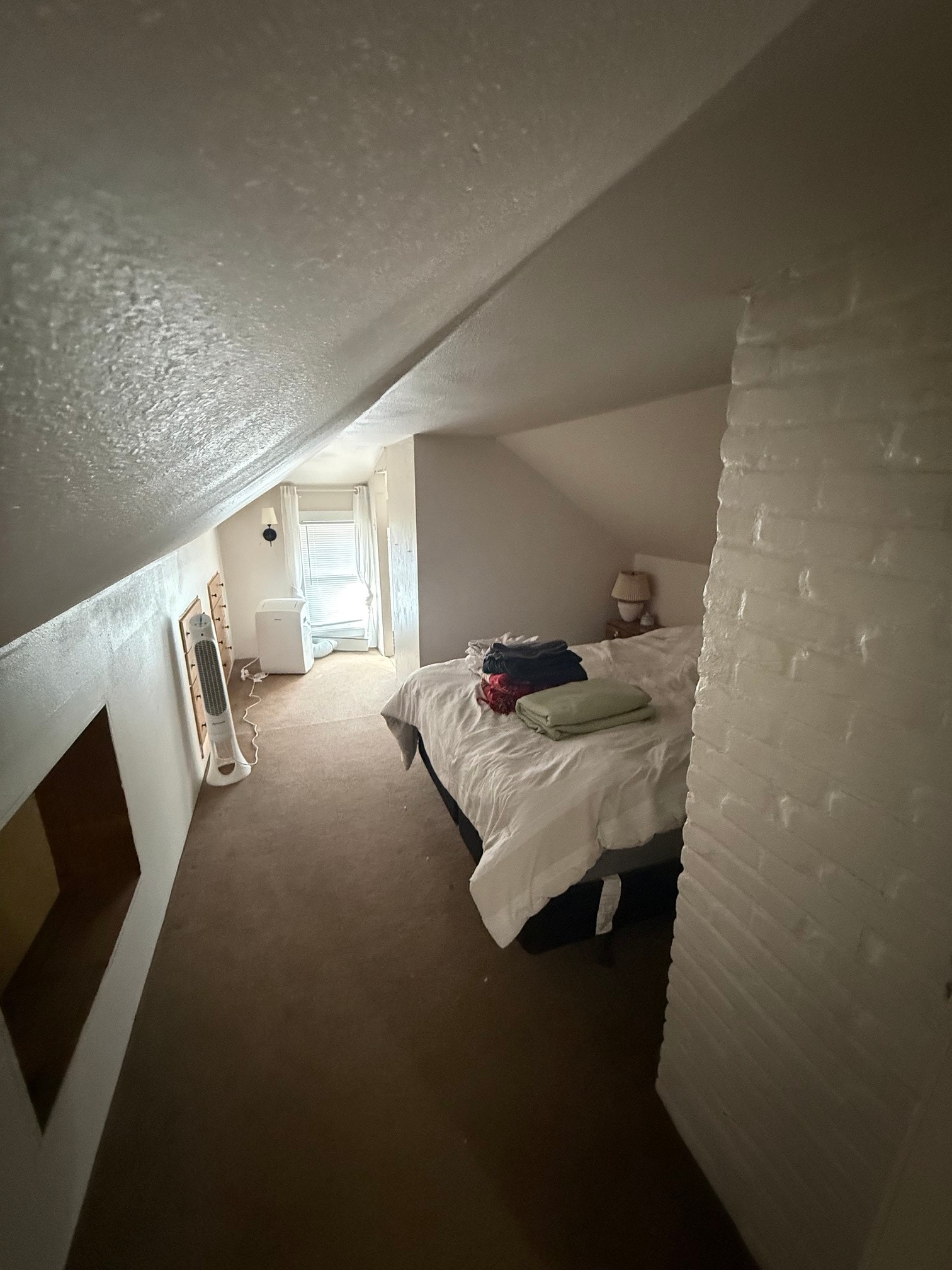 Second floor Suite - 2827 Wood St