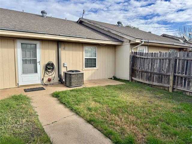 Building Photo - 1429 Walters Dr