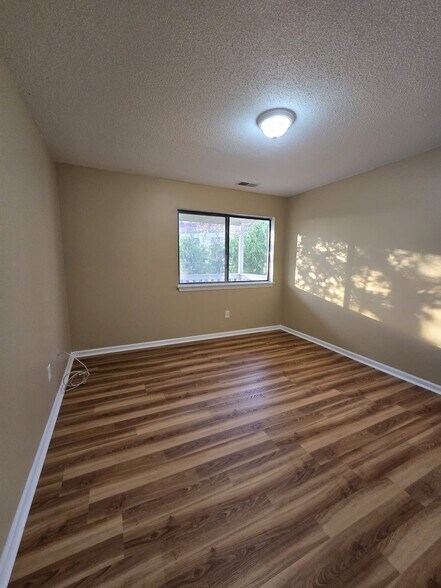 Building Photo - 463 Whalley Ave