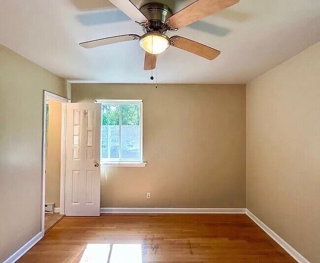 Building Photo - 10814 Bluebell Dr