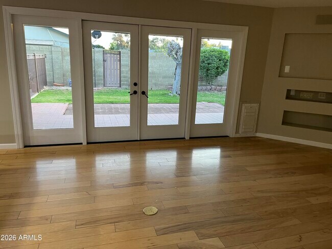 Building Photo - 3301 W Belmont Ave