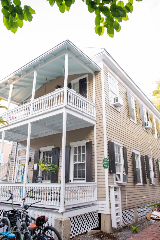 Building Photo - 611 Fleming St