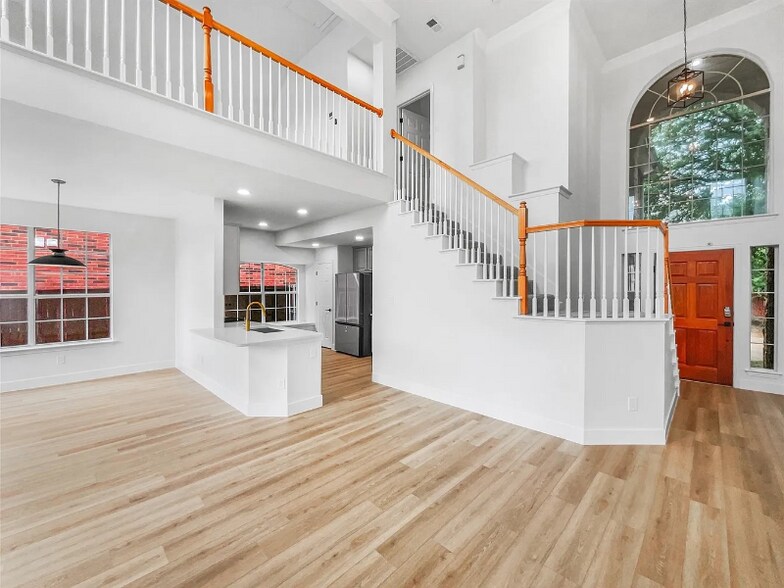 Building Photo - 9032 Rock Valley Cv