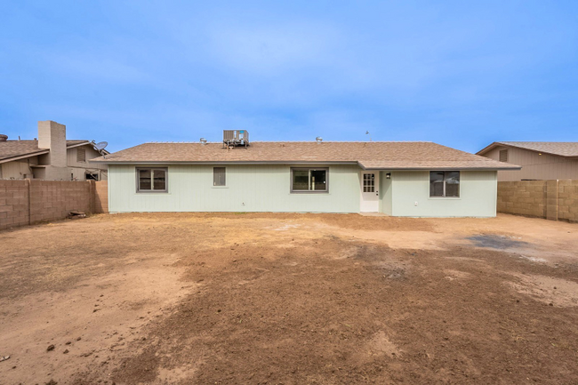 Building Photo - 8633 W Weldon Ave
